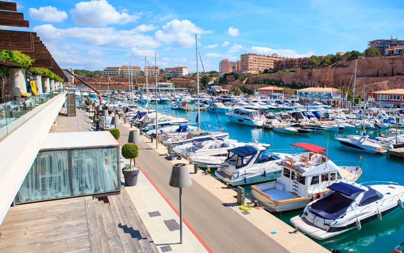 Puerto deportivo Port Adriano
