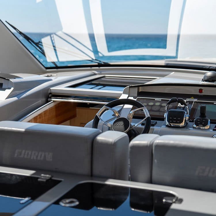 Interior yate OK Yachts